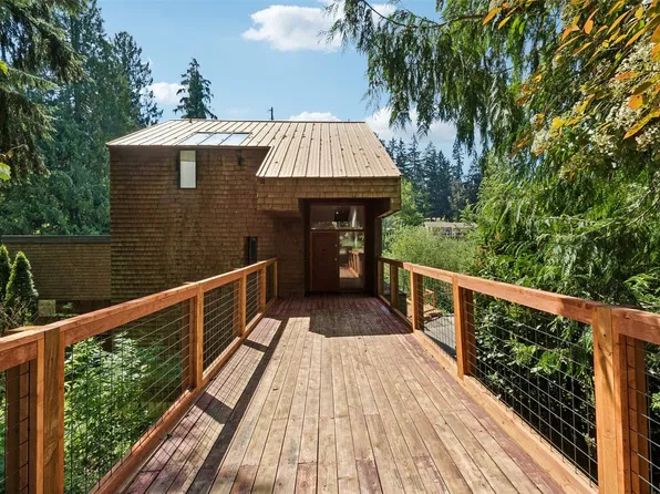 10702 Hill Terrace SW, Lakewood, WA 98498