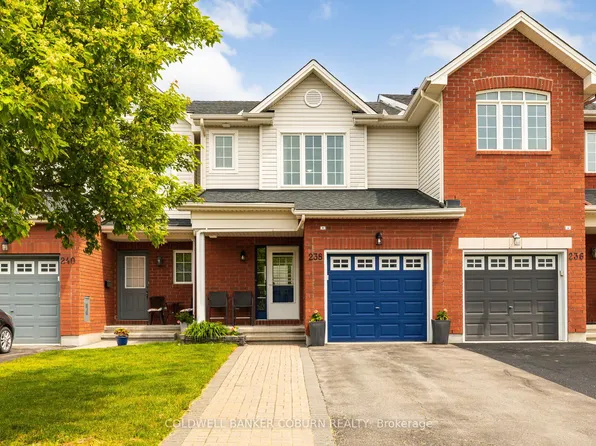 238 Arrita St, Ottawa, ON K2S 0J7