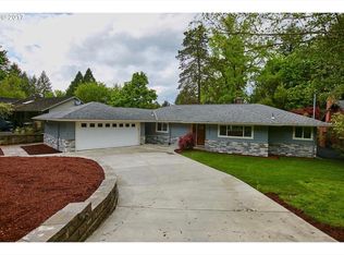 2255 Greentree Rd, Lake Oswego, OR 97034