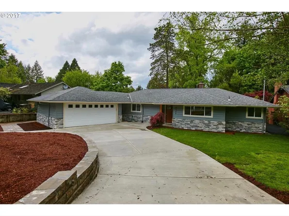 2255 Greentree Rd, Lake Oswego, OR 97034