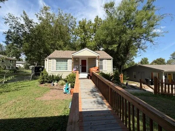 406 E Devon St, Independence, MO 64055