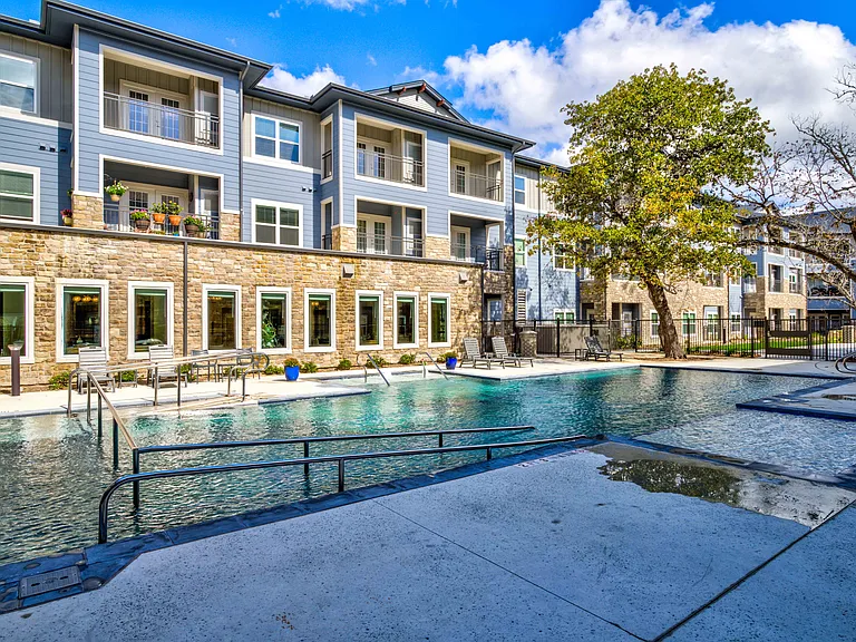 Boerne LIVIN — Photo 24