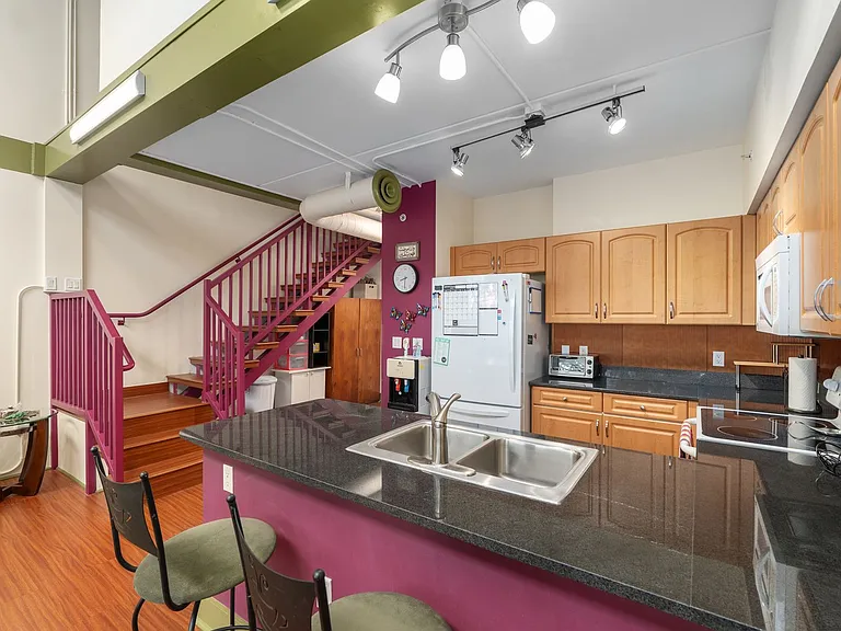 2515 SW 35th Pl #219 — Photo 8