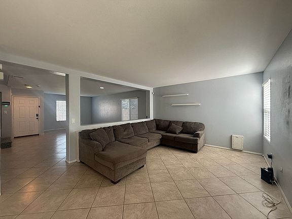 5th image of 45719 Caledonia Ct
