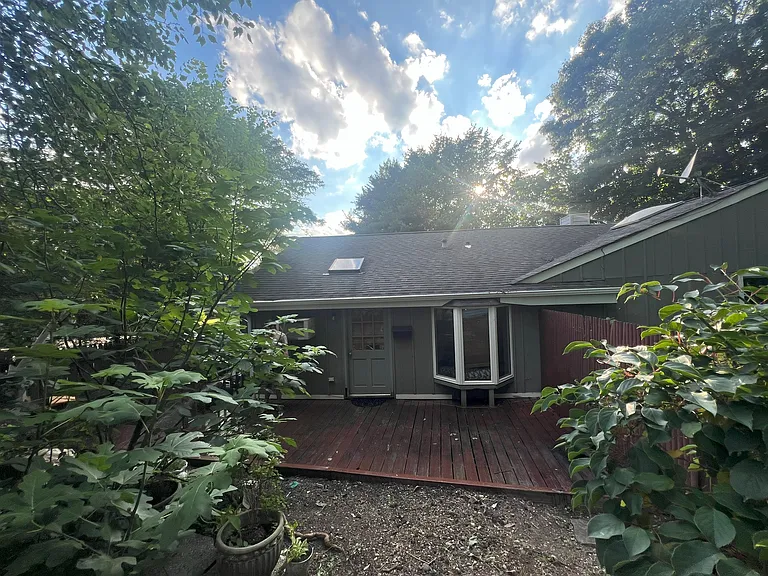8 Cardinal Ct #1 — Photo 20