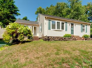 21 Arnold Rd, Sturbridge, MA 01518