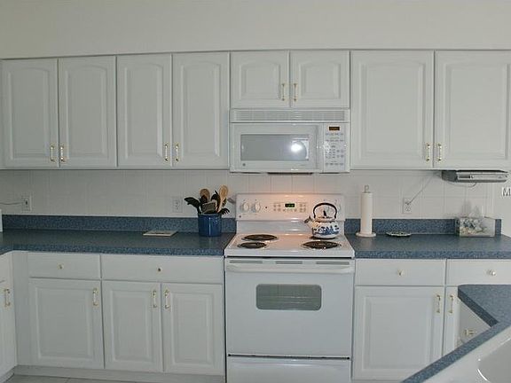 5th image of 18555 Myrtlewood Dr