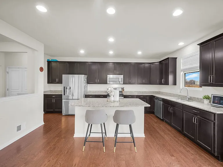 4255 Fraser Cir — Photo 10