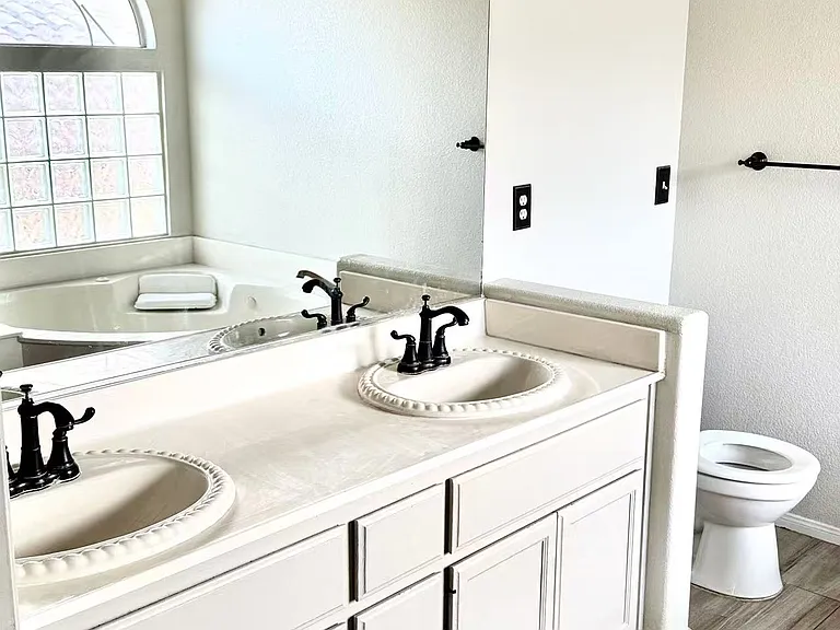 8838 Dove Cove Dr — Photo 15