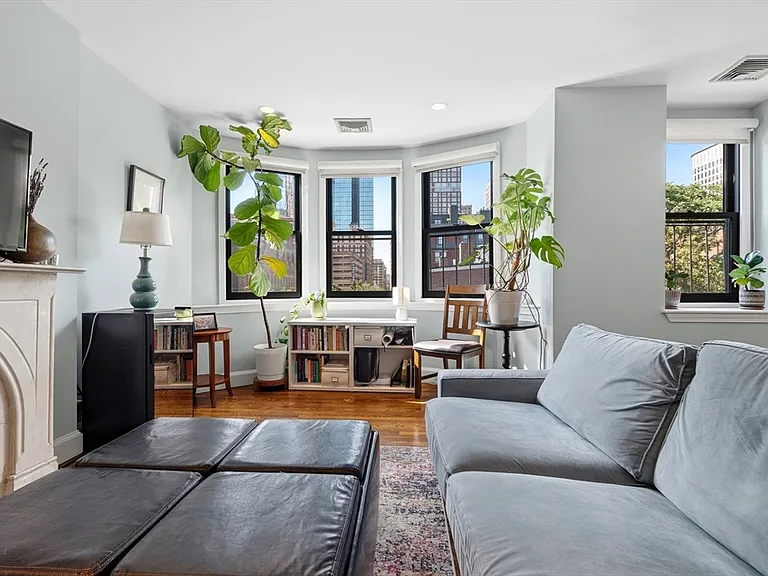 98 Chandler St #4 — Photo 4