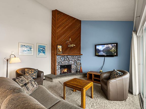 4th image of 8766 Schweitzer Mountain Rd #305