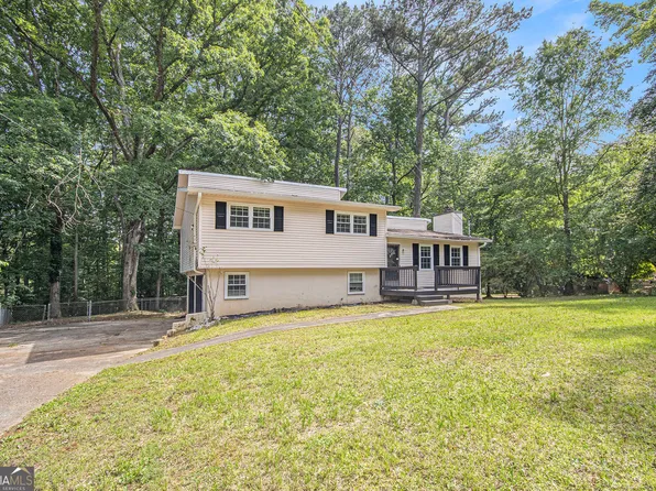 155 S South Meadowcliff Cir, Carrollton, GA 30116