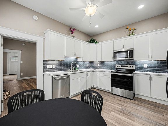 4th image of 704 W 35th St
