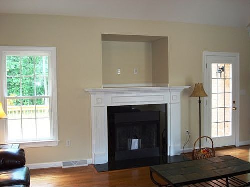 4th image of 1012 Ivy Creek Dr