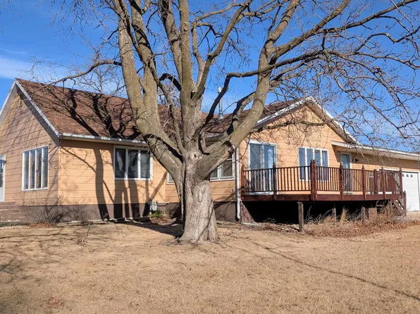 305 S Winnebago St, Lake Mills, IA 50450