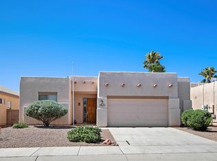 332 E Calle Garbillo, Green Valley, AZ 85614
