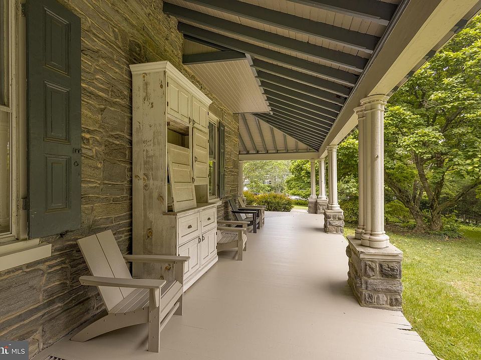 42 Summit St, Philadelphia, PA 19118 | Zillow