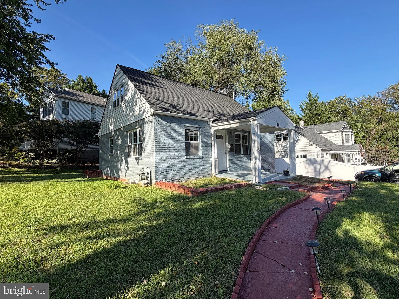 3 bed, 2.5 bath, 1925 sqft, $3,200 — Photo 2