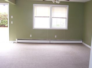 31 Mapledale St, Coventry, RI 02816