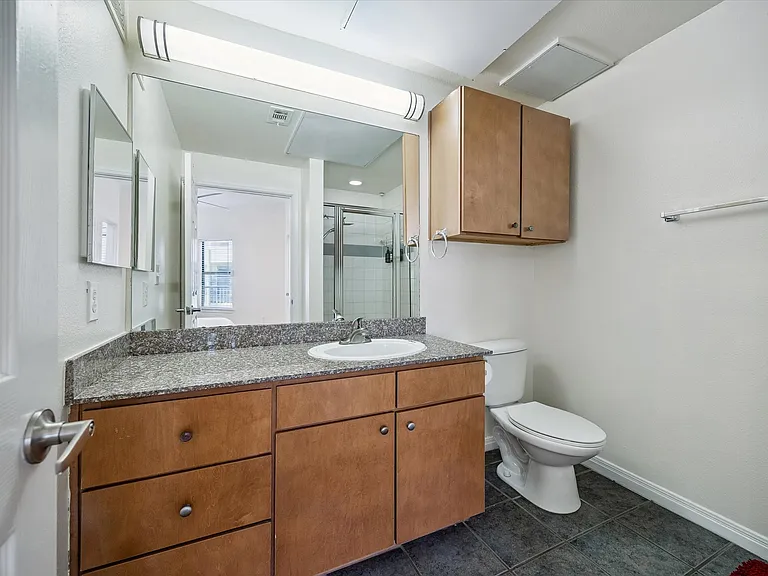 2502 Leon St #501 — Photo 8