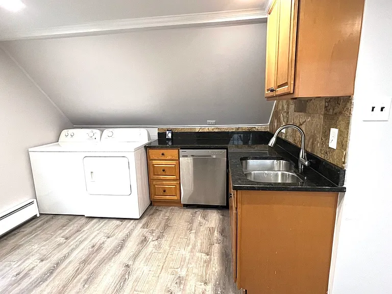131 Josephine Ave #3 — Photo 5