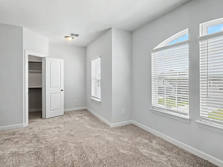 3708 Eliberis — Photo 24
