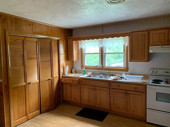 2nd image of 106 Shady Ln