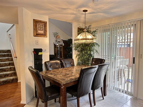 4th image of 3111 M St NE