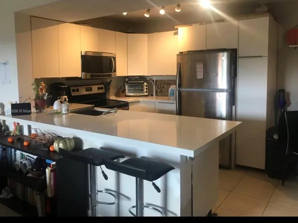 450 Palm Cir W APT 308, Pembroke Pines, FL 33025