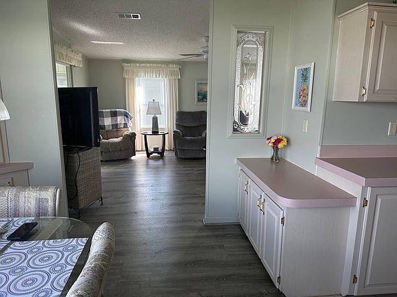 4th image of 1763 Tower Lakes Blvd #411