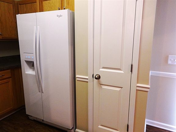 3rd image of 3418 Middlesboro Ave