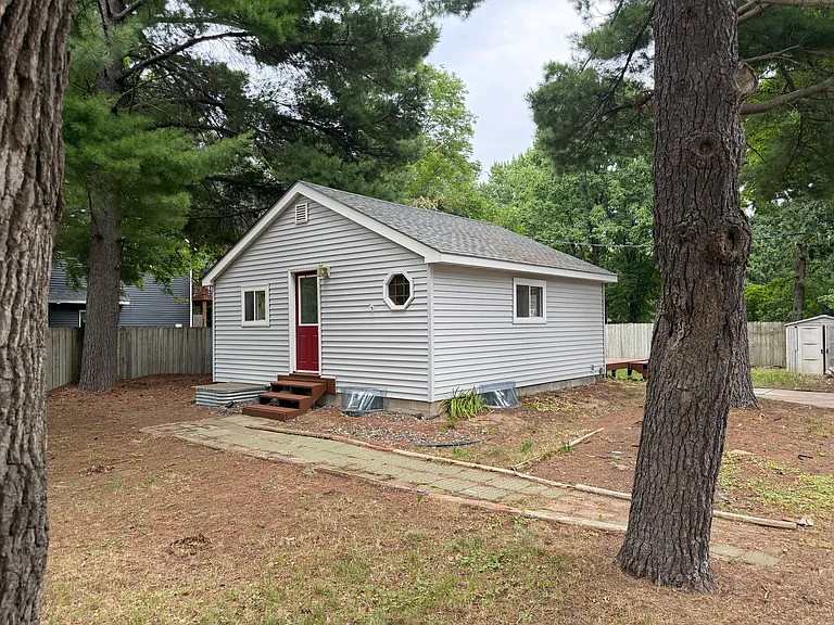 22751 Boyne St NE — Photo 21