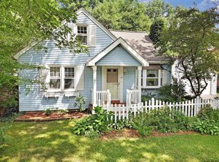 17 Saratoga Dr, Glenville, NY 12302