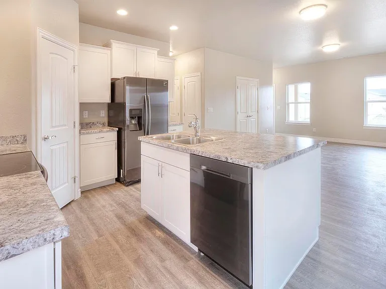 2495 Wheaton Dr — Photo 8