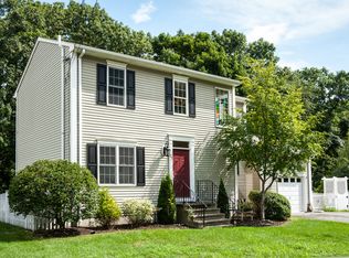 27 Water Fall Way, Cranston, RI 02921
