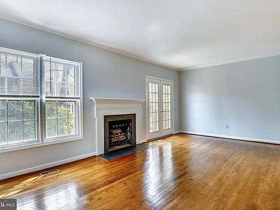 Living Room & Fireplace