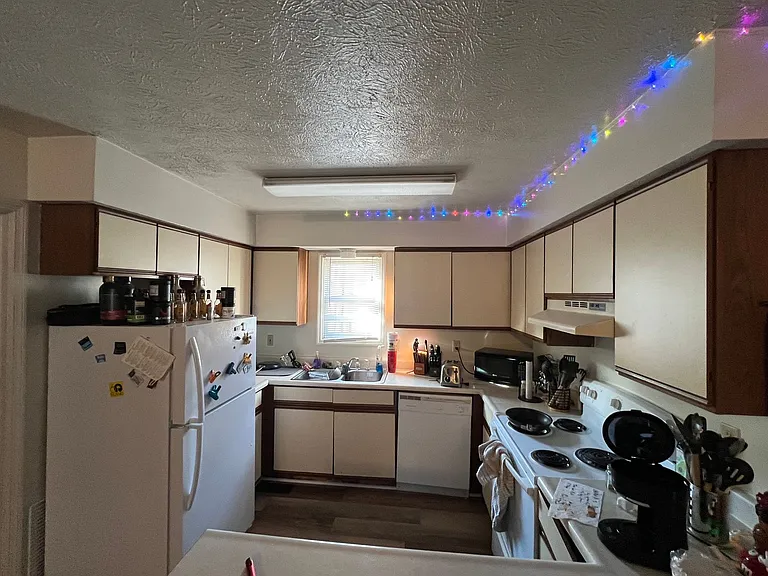 1713 N Lincoln St — Photo 2