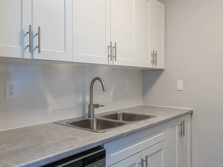 985 Maxwell St — Photo 11