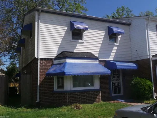 805 Harbour North Dr, Chesapeake, VA 23320