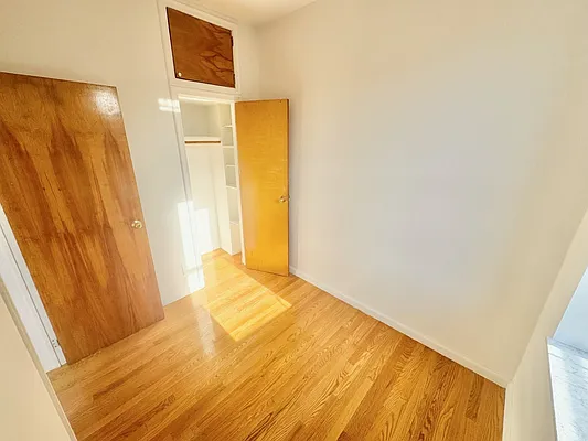 Rented by GreenVill Real Estate LLC | media 9
