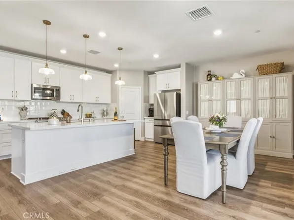 34330 Coconut Cir, Winchester, CA 92596