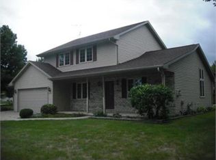 1471 Maple Hills Dr, Green Bay, WI 54313