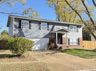 35 Chip Dr, O'Fallon, MO 63366