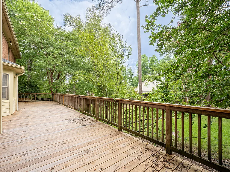 4135 Knollcrest Cir N — Photo 38