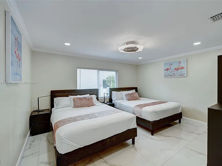 1109 Hollywood Blvd — Photo 17