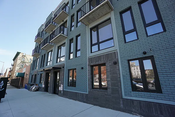 Rented by Rennit Inc. | media 50