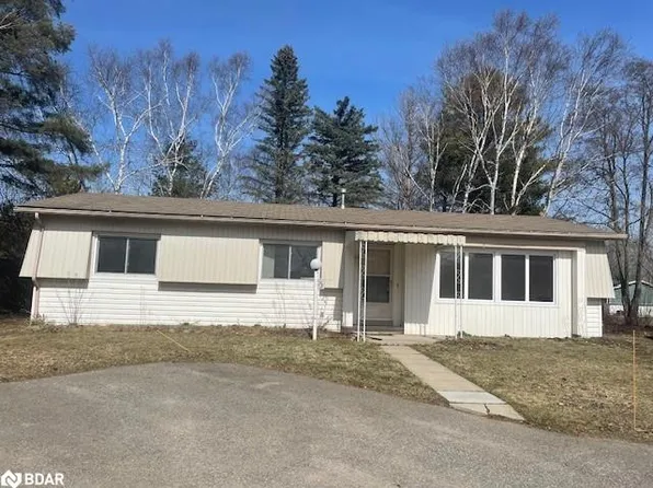 3 Mulberry Ct, Innisfil, ON L9S 1N2