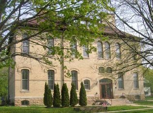 400 Garfield St #ZE8VJHKZ1, Stoughton, WI 53589