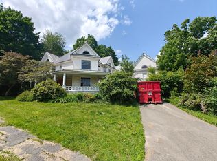 9 Saint Albans Rd, Corinna, ME 04928