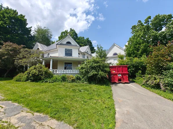 9 St Albans Road, Corinna, ME 04928